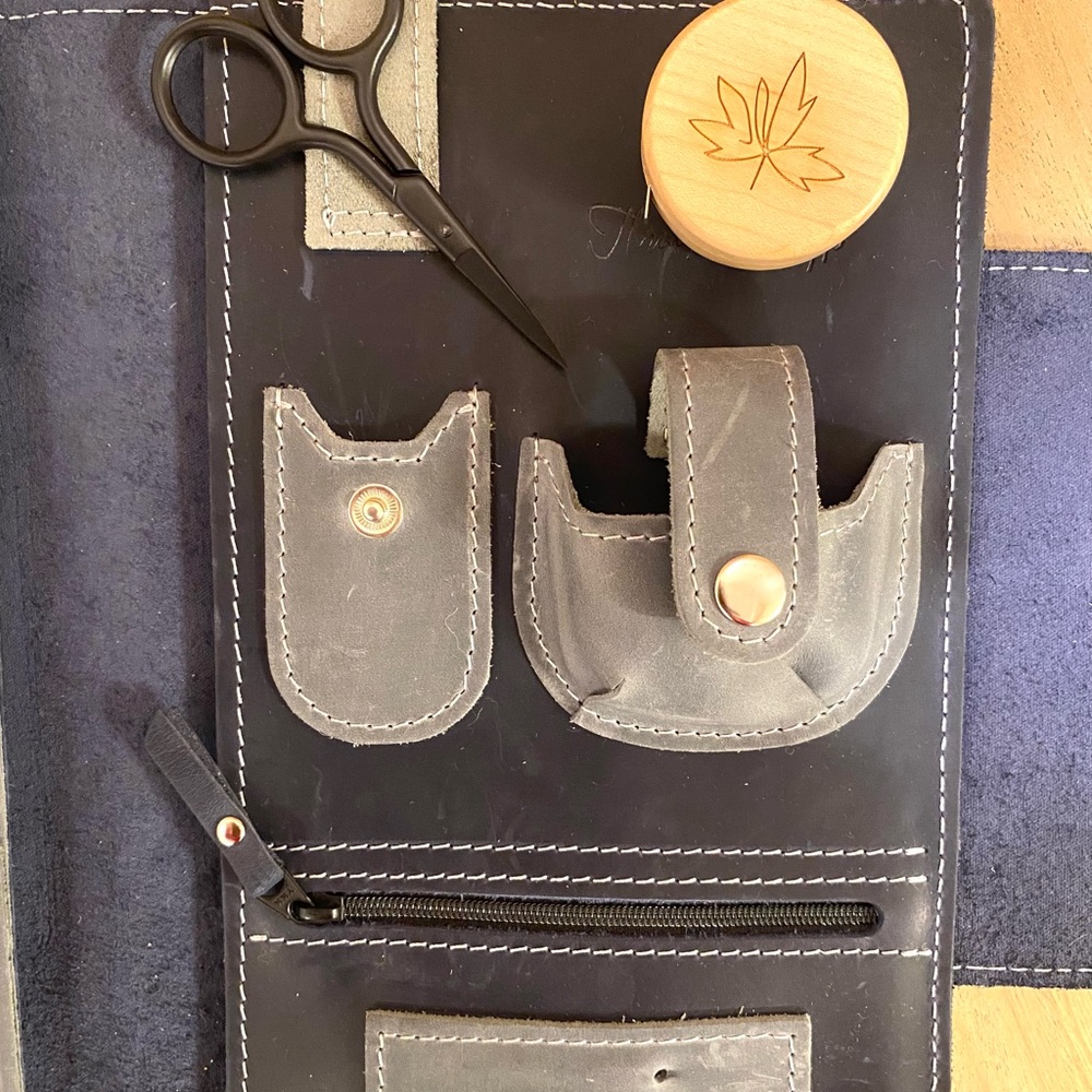 Thread & Maple Notions Clutch Navy Blue - Picture 6 of 8